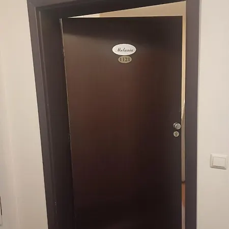 Melania In Complex Royal Towers * Μπάνσκο