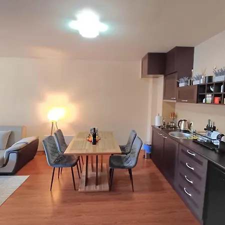 Melania In Complex Royal Towers Апартамент *