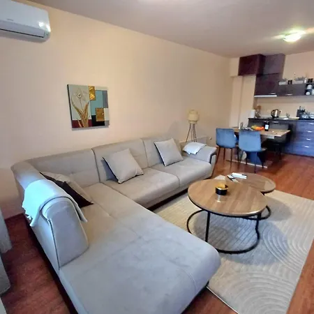 Apartment Melania In Complex Royal Towers