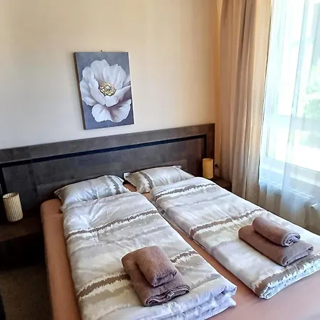 Melania In Complex Royal Towers Διαμέρισμα *