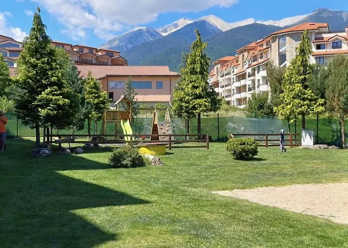 Melania In Complex Royal Towers 公寓 *