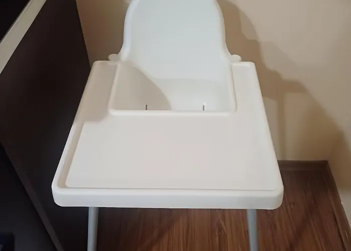 Melania In Complex Royal Towers 班斯科